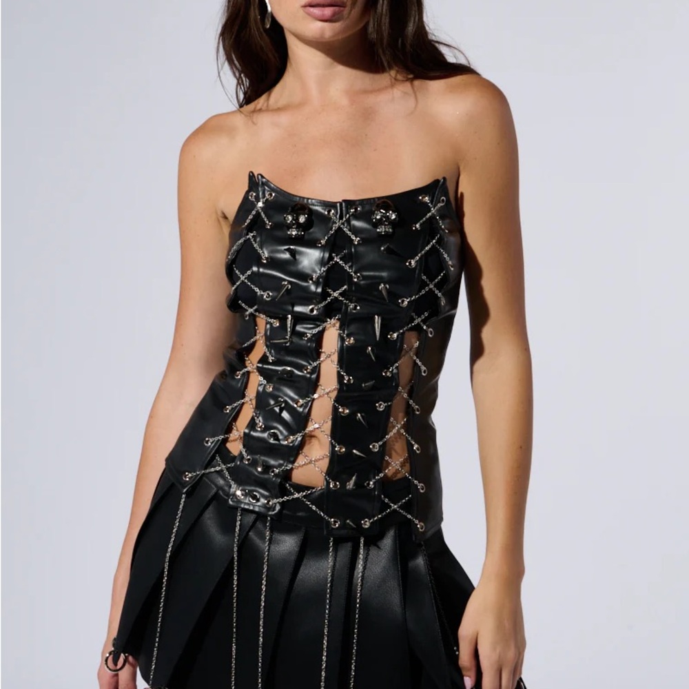 Black Strapless Chain Detail Top RETAILS 89